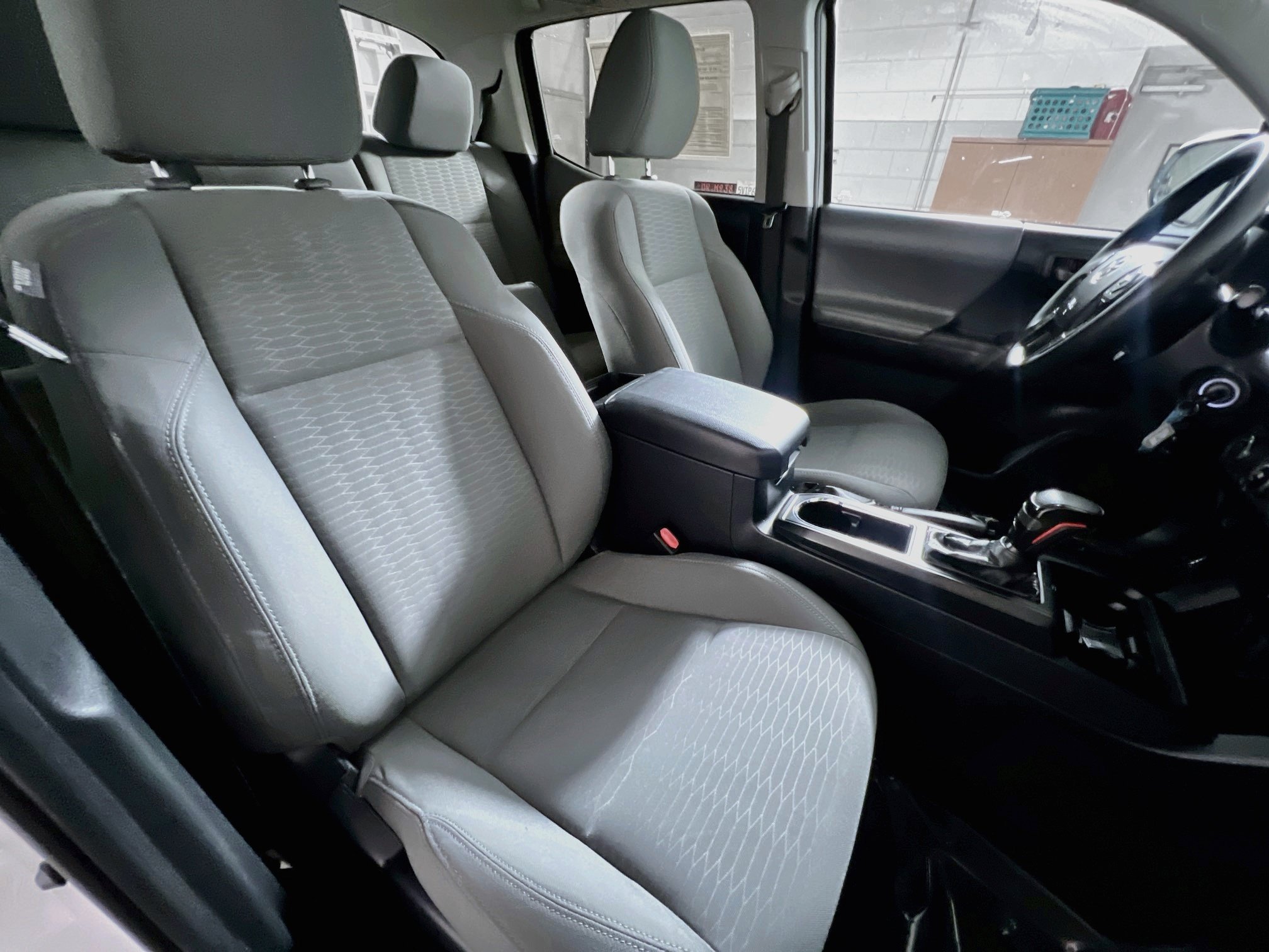 Used 2019 Toyota Tacoma SR w/ SR Convenience Package AWD/4WD image 29