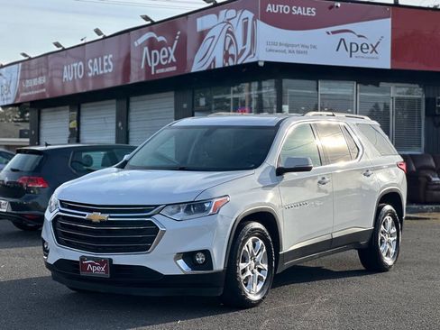 Used 2019 Chevrolet Traverse LT w/ LPO, Cargo Package AWD/4WD image 2