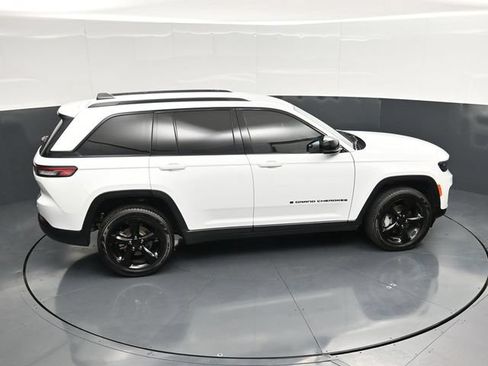 Used 2025 Jeep Grand Cherokee Limited w/ Black Appearance Package AWD/4WD image 53