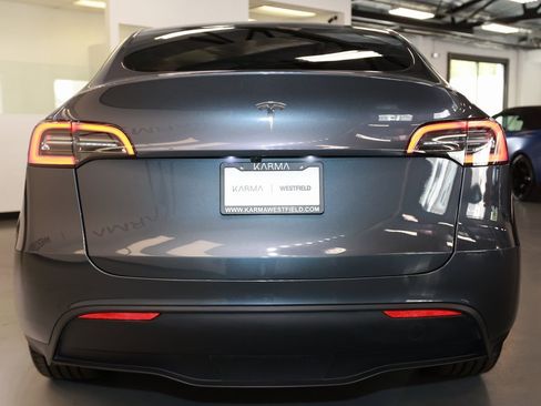 Used 2023 Tesla Model Y Long Range image 6