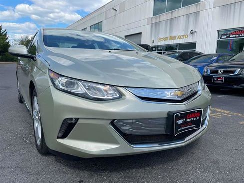 Used 2017 Chevrolet Volt LT w/ Comfort Package FWD image 40
