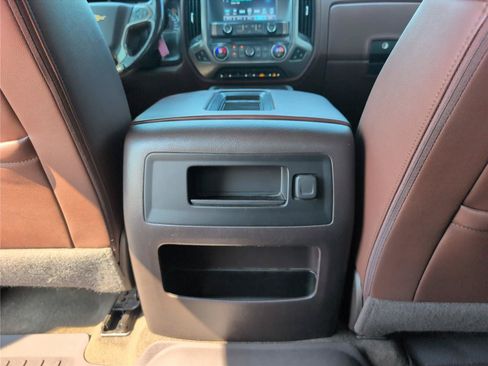 Used 2018 Chevrolet Silverado 1500 High Country AWD/4WD image 35
