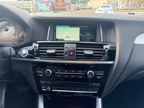 Used 2018 BMW X4 M40i image 11