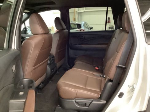 Used 2025 Honda Passport EX-L image 13