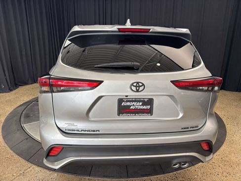 Used 2021 Toyota Highlander XSE AWD/4WD image 7