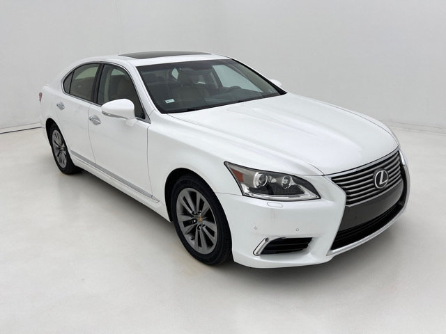 Used 2013 Lexus LS 460 AWD w/ Comfort Pkg image 2