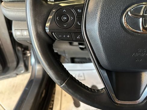 Used 2020 Toyota Camry SE w/ Moonroof Package AWD/4WD image 11