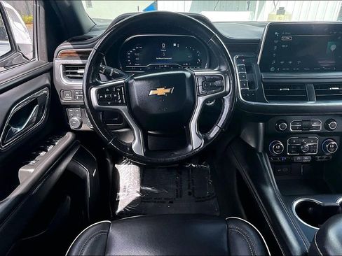 Used 2023 Chevrolet Suburban Premier image 8