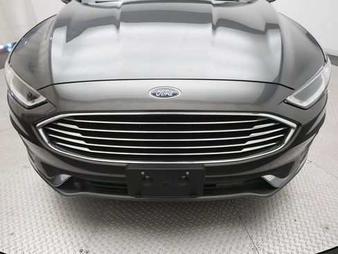 Used 2020 Ford Fusion SEL image 23