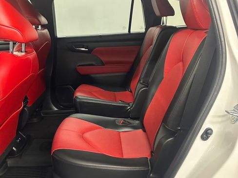 Used 2021 Toyota Highlander XSE AWD/4WD image 29