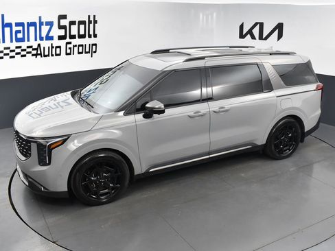 Certified 2025 Kia Carnival SX Prestige image 10