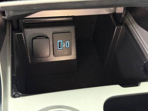 Certified 2021 Ford Explorer Limited w/ Equipment Group 301A RWD image 20