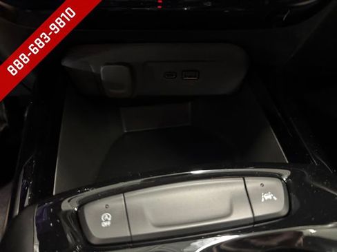 New 2026 Chevrolet Trax LT w/ Midnight Edition FWD image 17