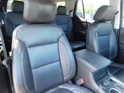 Used 2019 Chevrolet Traverse LT FWD image 20