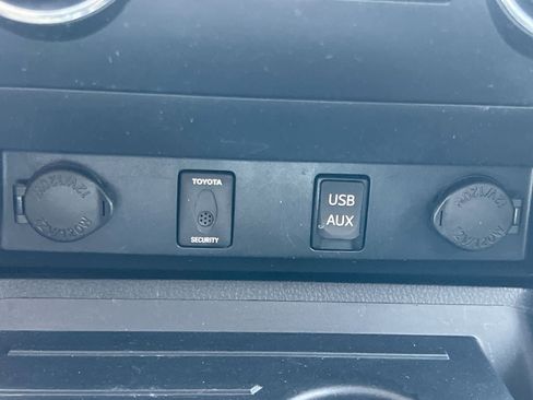Used 2019 Toyota Tundra Platinum AWD/4WD image 31