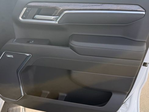 Used 2022 Chevrolet Silverado 1500 LTZ w/ Technology Package AWD/4WD image 20