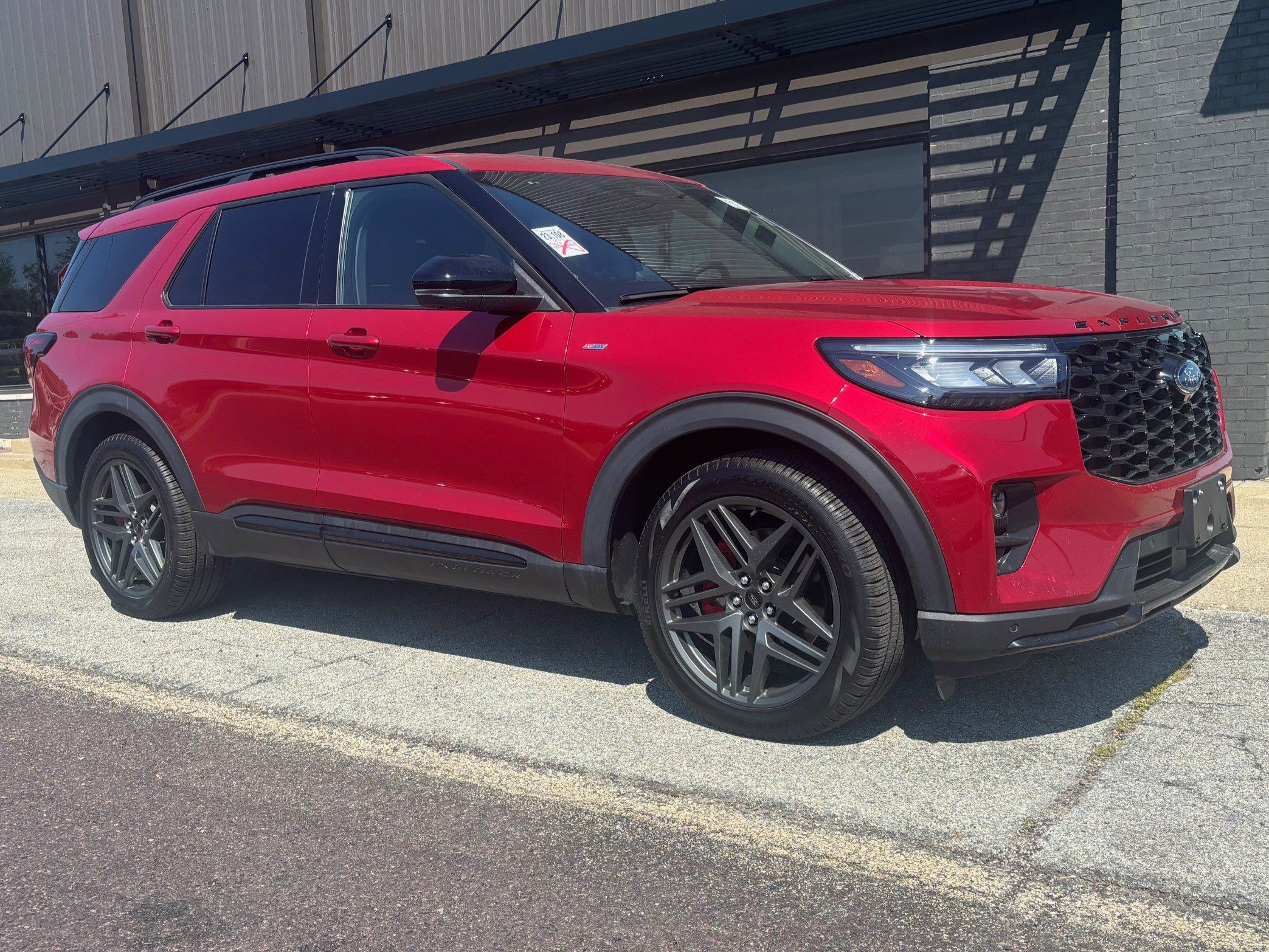 Used 2025 Ford Explorer ST-Line w/ Premium Package RWD image 3