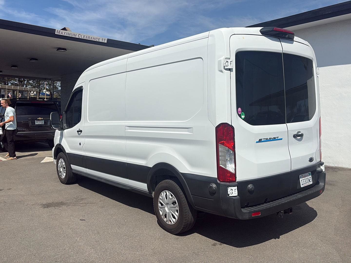 Used 2023 Ford E-Transit Medium Roof RWD image 3
