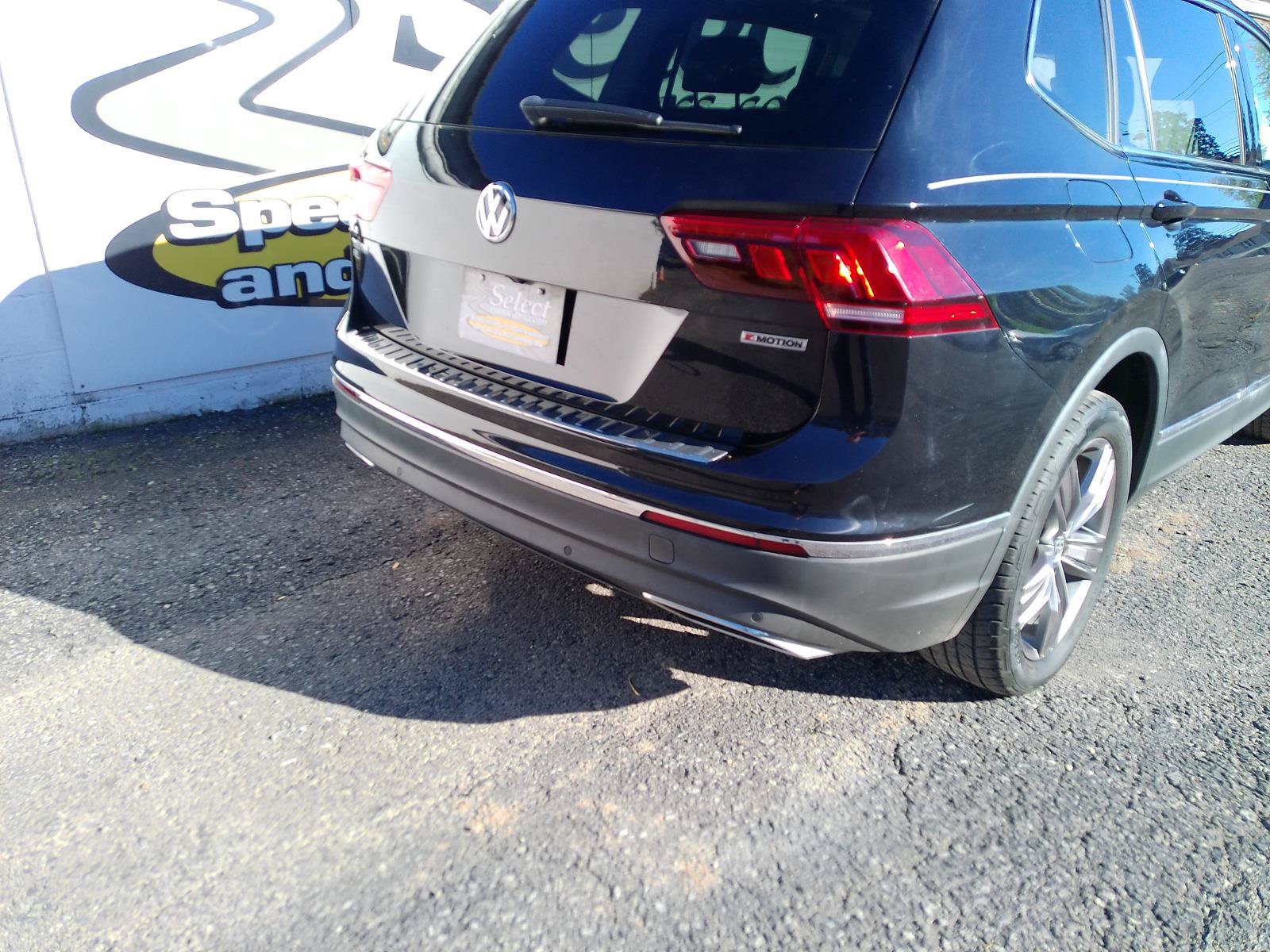 Used 2021 Volkswagen Tiguan SEL AWD/4WD image 44