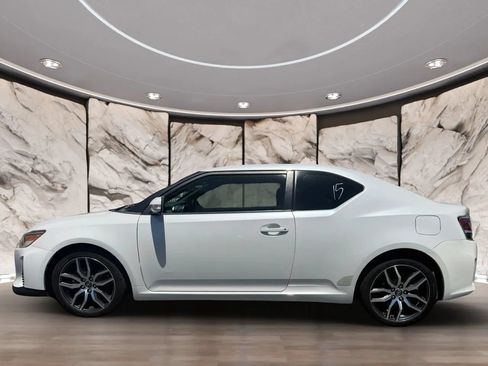 Used 2015 Scion tC FWD image 5