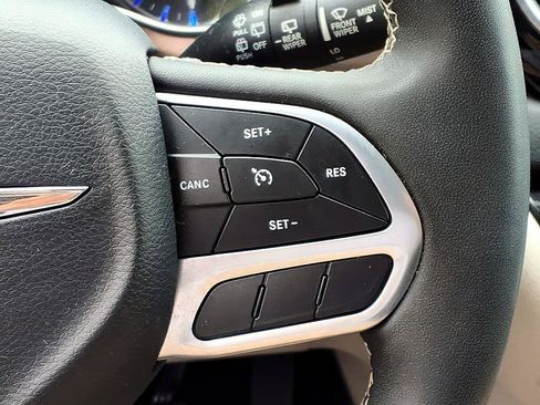 Used 2023 Chrysler Voyager LX FWD image 23