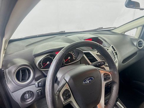 Used 2013 Ford Fiesta SE FWD image 9