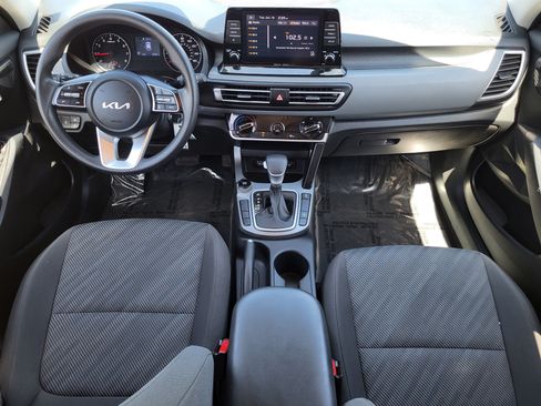 Used 2023 Kia Seltos LX AWD/4WD image 18