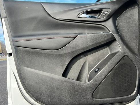 Used 2023 Chevrolet Equinox RS image 16