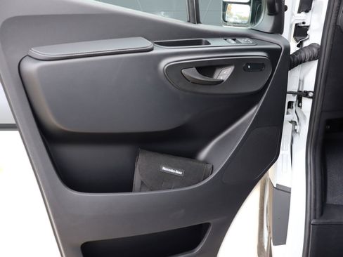 Used 2025 Mercedes-Benz Sprinter 2500 image 33