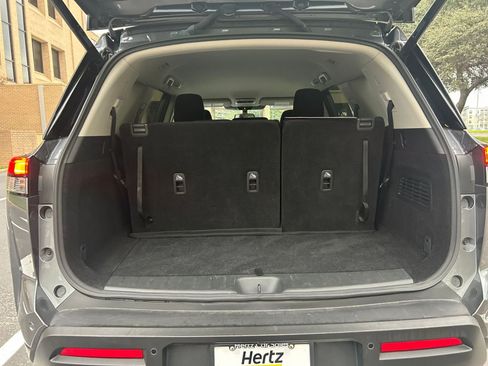 Used 2025 Nissan Pathfinder SV image 31