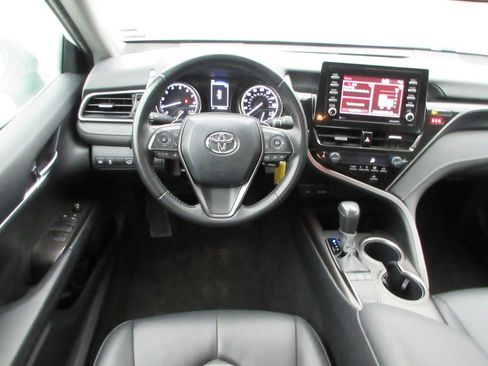 Used 2024 Toyota Camry SE FWD image 15