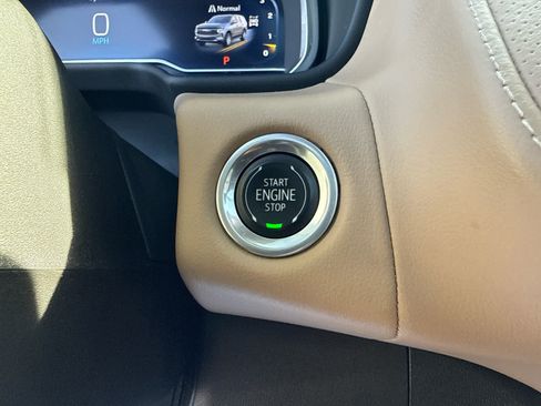 Certified 2022 Chevrolet Suburban Premier AWD/4WD image 21