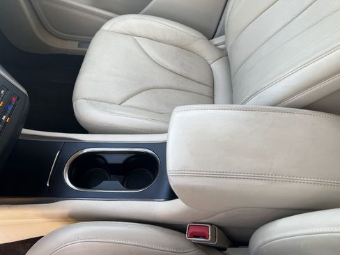 Used 2015 Lincoln MKC w/ Equipment Group 102A Reserve image 9