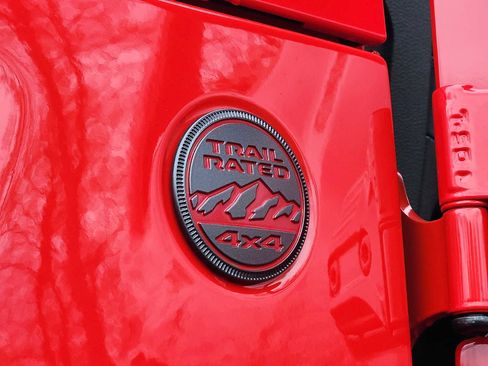 Certified 2025 Jeep Gladiator Rubicon AWD/4WD image 30