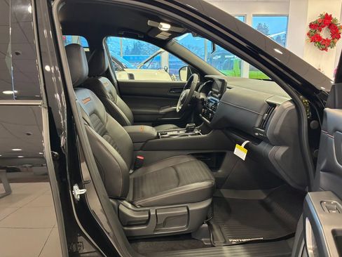 New 2025 Nissan Pathfinder Rock Creek image 21