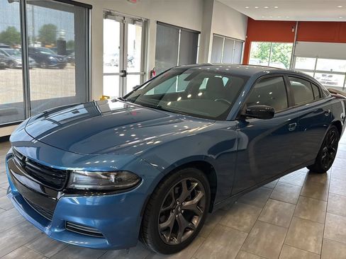 Used 2022 Dodge Charger SXT w/ Blacktop Package RWD image 7