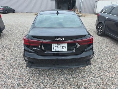 Certified 2024 Kia Forte LXS FWD image 5