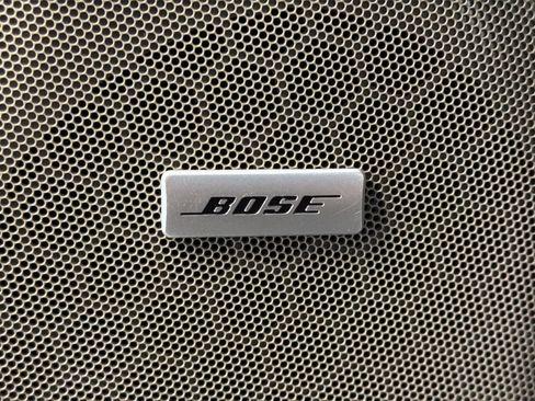 Used 2023 GMC Yukon XL SLT w/ SLT Premium Package image 21