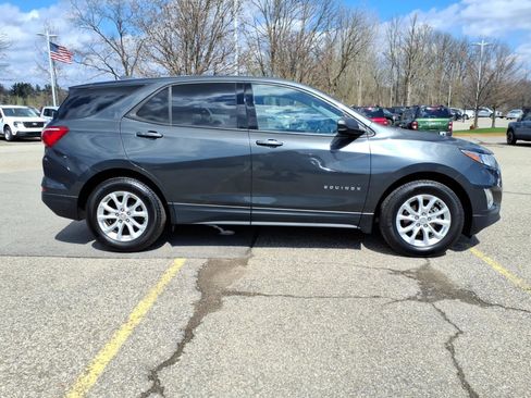 Used 2019 Chevrolet Equinox LS w/ LS Convenience Package image 9