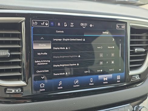 Used 2024 Chrysler Pacifica Touring-L FWD image 28