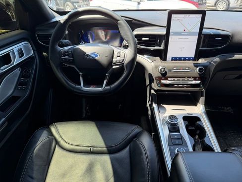 Used 2020 Ford Explorer ST w/ ST Street Pack image 15