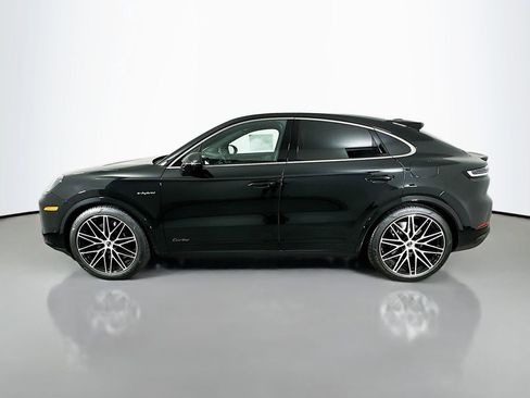 New 2026 Porsche Cayenne Turbo image 2