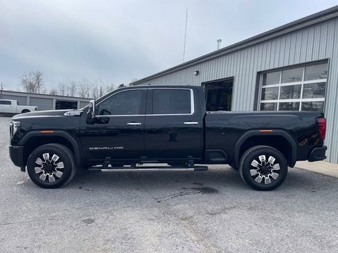 Used 2025 GMC Sierra 2500 Denali w/ Denali Reserve Package AWD/4WD image 4
