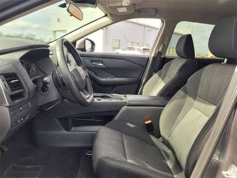 Used 2025 Nissan Rogue SV image 9