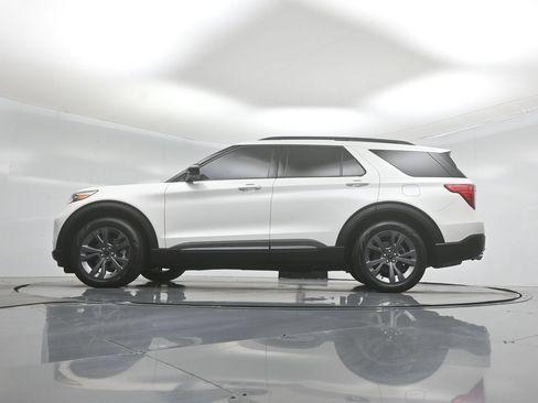 Used 2023 Ford Explorer XLT w/ Equipment Group 202A RWD image 51