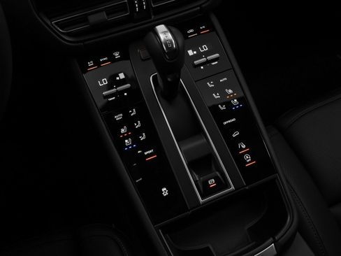 Certified 2026 Porsche Macan AWD/4WD image 31