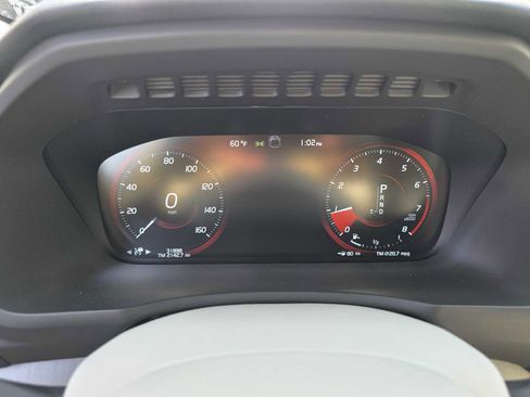 Used 2022 Volvo XC90 T5 Momentum image 12