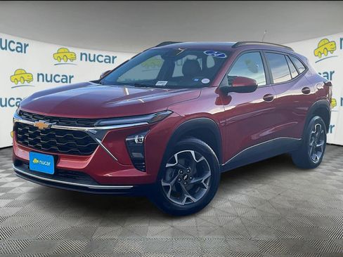 Used 2024 Chevrolet Trax LT image 3