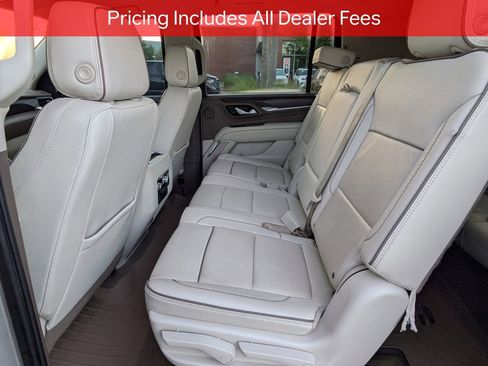 Used 2022 GMC Yukon XL Denali AWD/4WD image 14