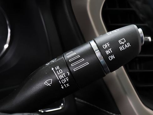 Used 2023 GMC Acadia Denali image 19